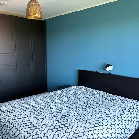 Geraeumiges 4-zimmer-penthouse Mit Balkon Und Parkplatz Apartment *